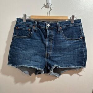 Levi’s 501 cut off jeans size